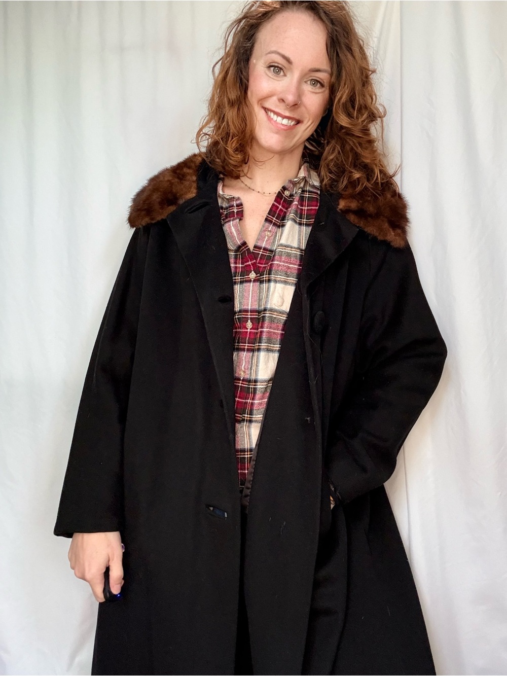 VINTAGE 1963(ish) Women's Black Wool Coat with Brown Fur Collar